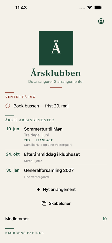 Forsiden i appen: klubbens navn, det der venter på dig, og årets arrangementer.